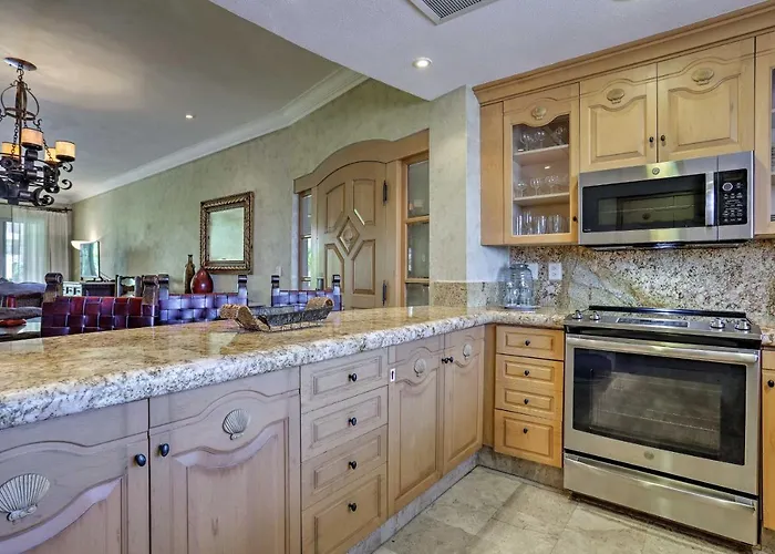 La Condo: Pools, Hot Tub, & Balcony Holiday home *