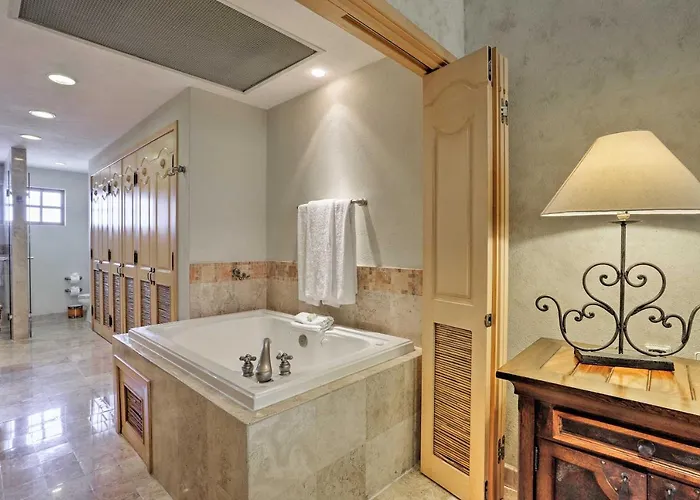 Holiday home La Condo: Pools, Hot Tub, & Balcony
